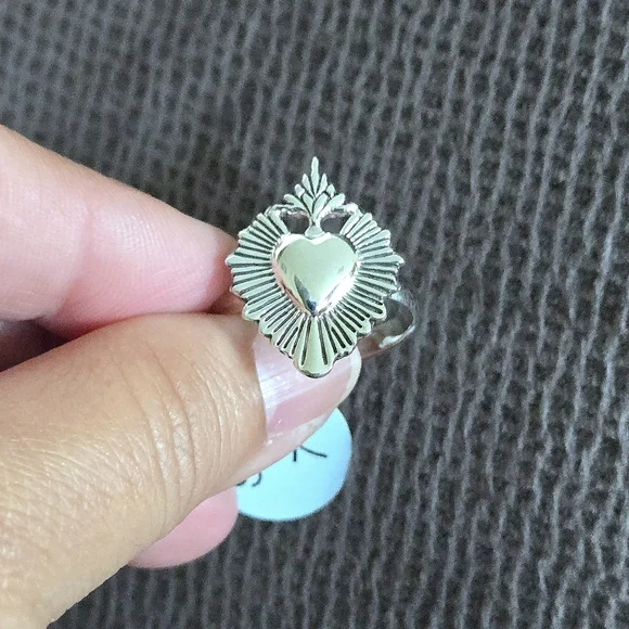 Sterling Silver🤍 El Sagrado Corazon (The Sacred Heart) Ring💍 - NWT - Picture 15 of 16